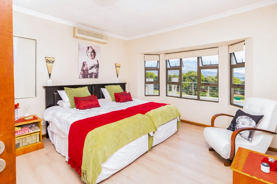 3 Bedroom Property for Sale in Caribbean Beach Club North West